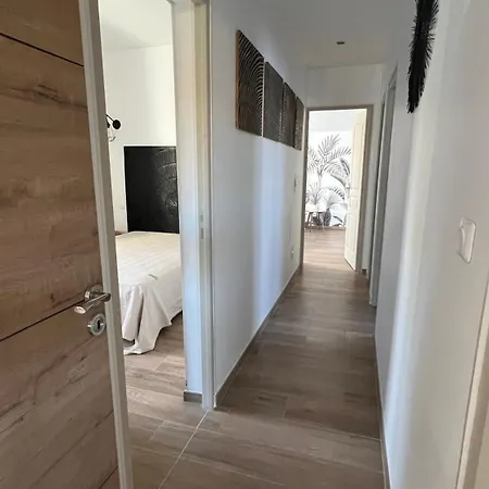 Lido De La Marana: Beachfront With Private Pool Apartment