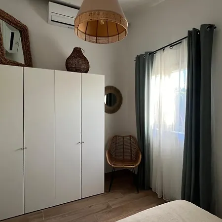 Lido De La Marana: Beachfront With Private Pool Apartment *