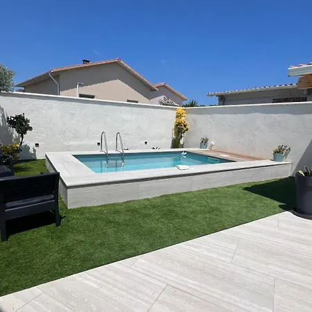 Lido De La Marana: Beachfront With Private Pool