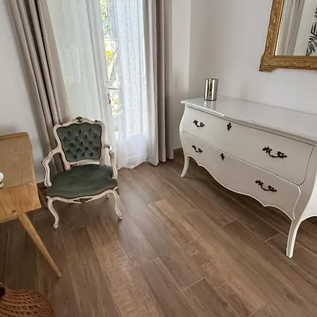 Appartement Très Grand De 120m2 Avec Jardin Dans